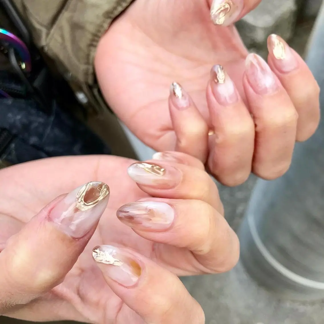 ネイル アートネイル ゴールド ニュアンスネイル ハンドネイル BEE NAILのネイルデザイン