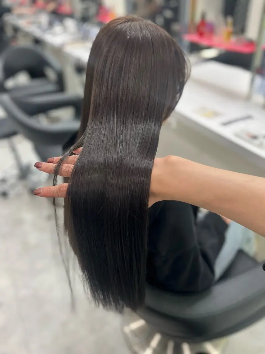 ロング 縮毛矯正 カット ヘアカラー トリートメント 赤み消し透明感🩶 銀座Ryota🩶のヘアスタイル