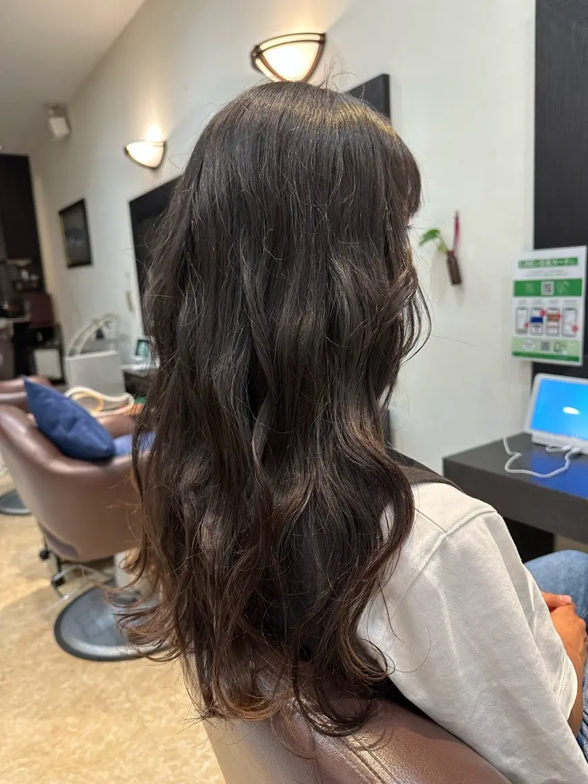 ロング 保井 実奈美のヘアスタイル