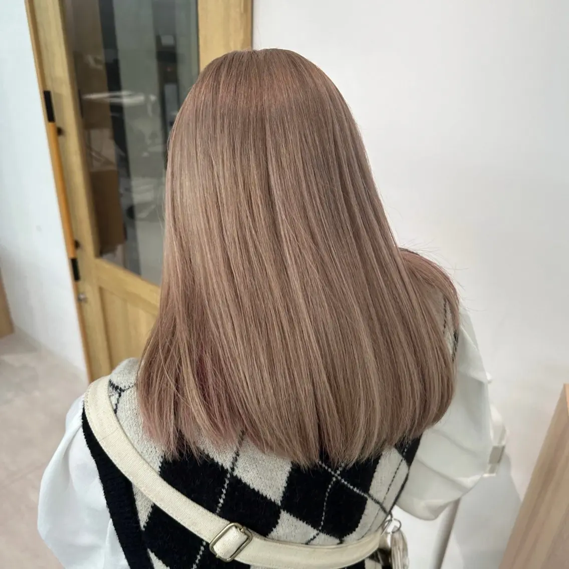 セミロング カラー 山路 和花のヘアスタイル