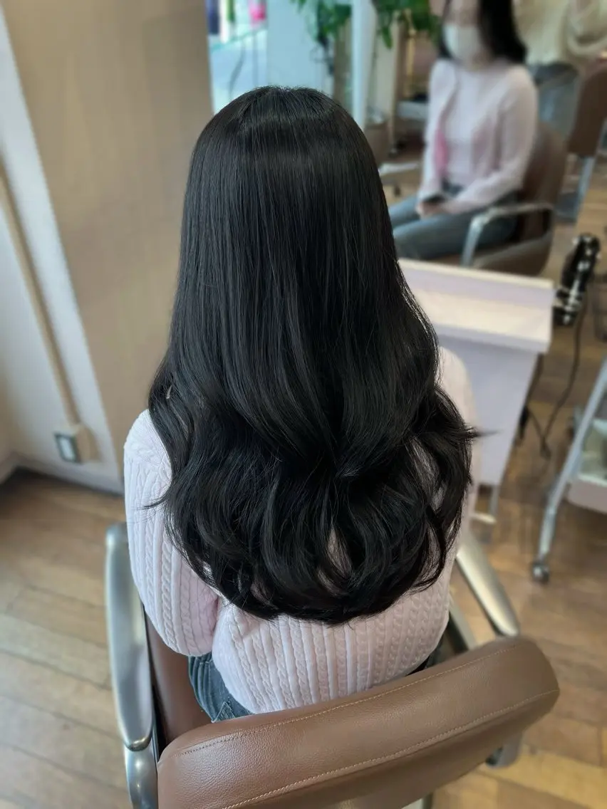 ロング カラー ダークグレー ダークグレージュ グレージュ 'AXIS 栄 Konomiのヘアスタイル