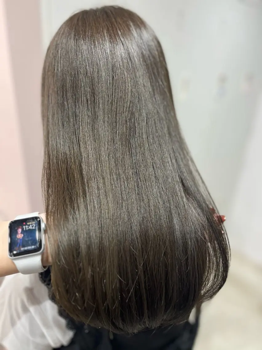 ロング カラー ベージュカラー オリーブベージュ カット ヘアカラー トリートメント 🫧ぷる艶カラー🫧 Yuubi🦩のヘアスタイル