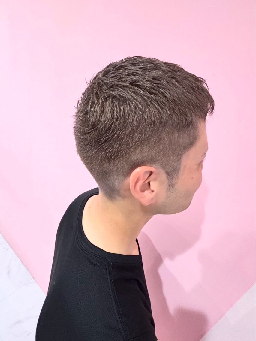 ショート カラー メンズ メンズベリーショート ベリーショート シルバー ショートヘア カット ヘアカラー Bianca伊勢崎 山崎南乃のヘアスタイル