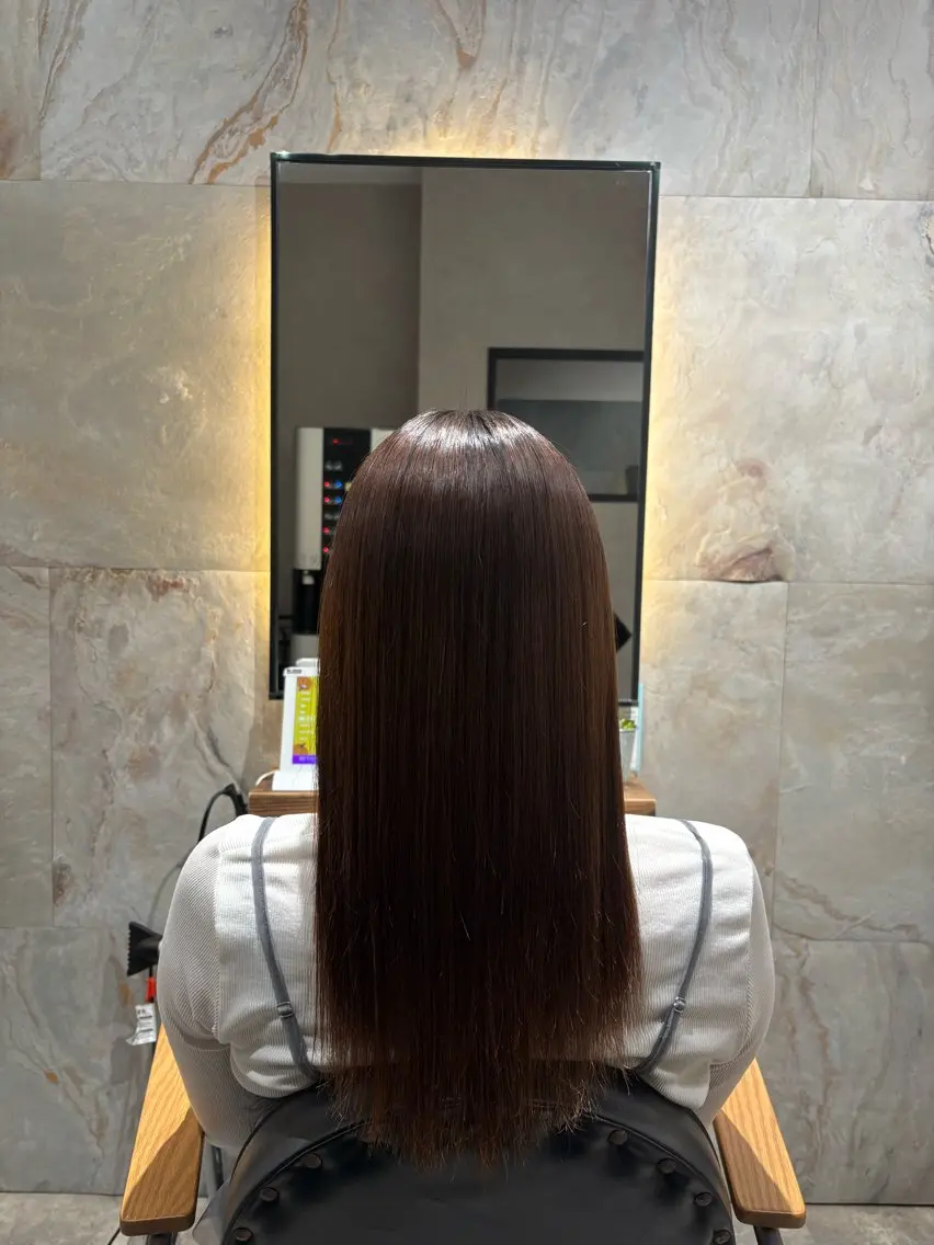 カット 縮毛矯正 岩崎 美咲のヘアスタイル