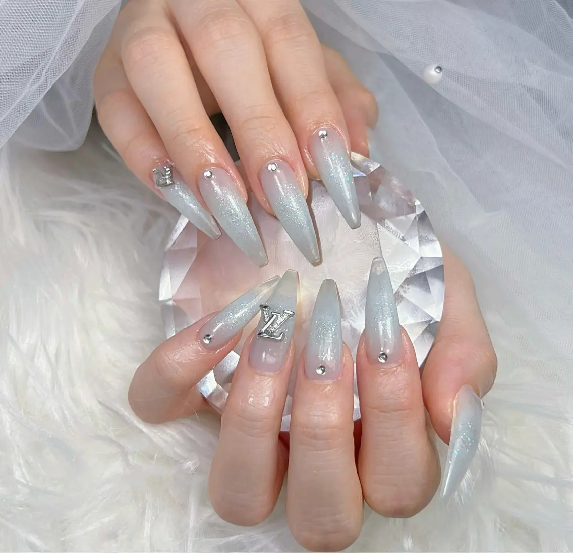 ネイル アートネイル オーロラネイル チークネイル 長さ出し フットネイル Miya _nailのネイルデザイン