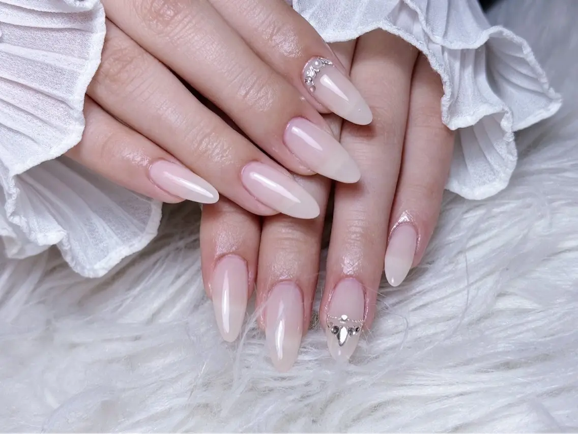 ネイル チークネイル 長さ出し フラワーネイル フレンチネイル ガーリー ハンドネイル ハンドケア NEW NAIL 池袋のネイルデザイン