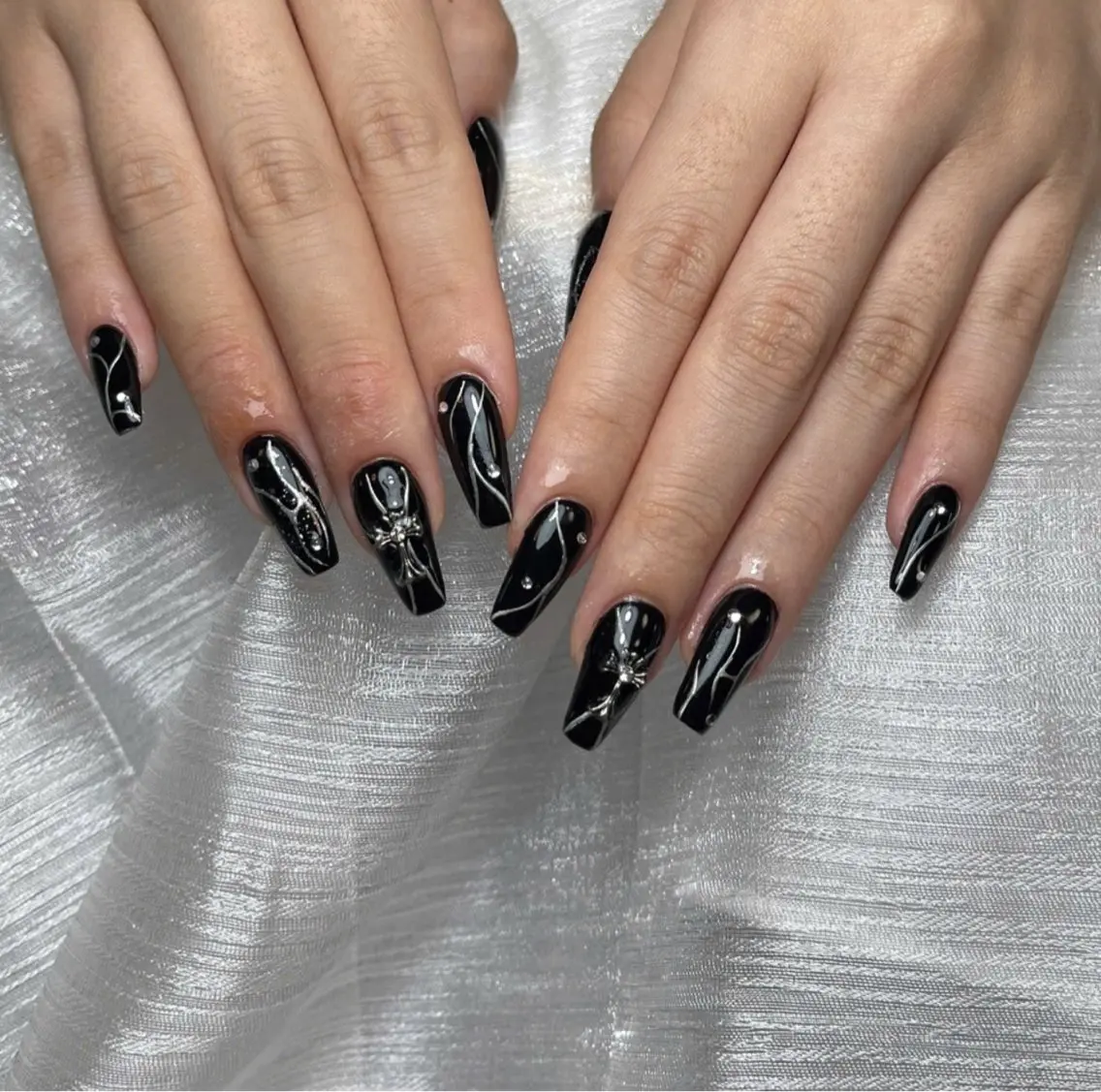 ネイル フレンチネイル キラキラネイル マグネットネイル ミラーネイル ニュアンスネイル ハンドネイル Tira Nailのネイルデザイン