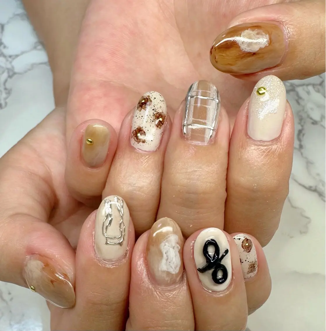 ネイル キラキラネイル マグネットネイル ミラーネイル ニュアンスネイル ワンカラーネイル Mai’s nailのネイルデザイン