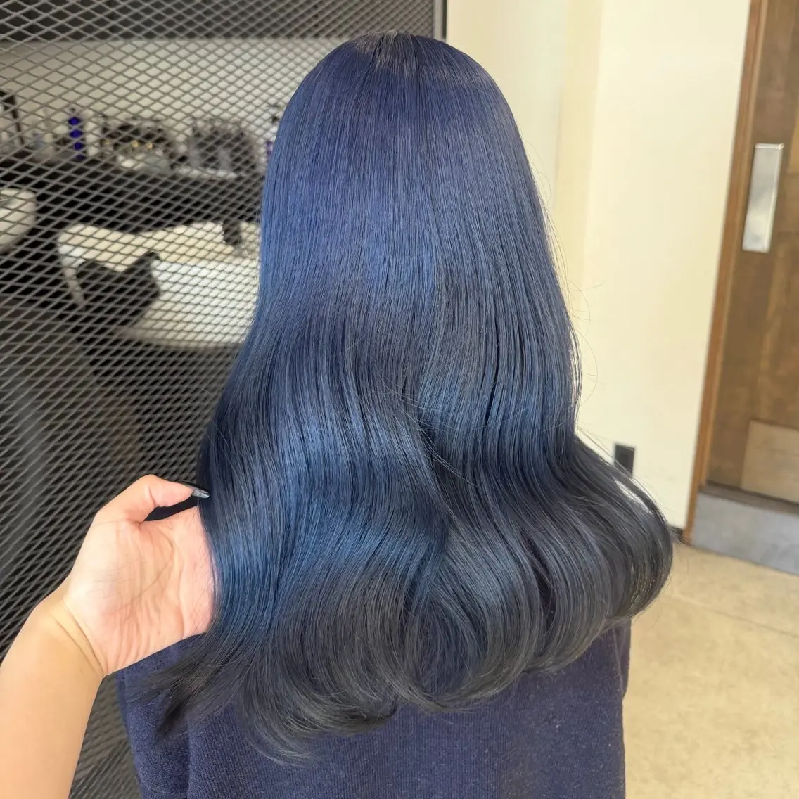 ロング カラー ブリーチ ブルーカラー ネイビーカラー ciate山口 / Saraのヘアスタイル