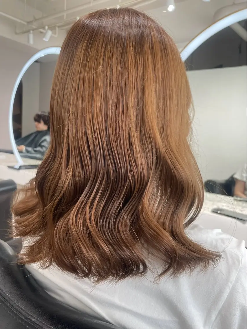セミロング アッシュ CIEL 菜々香のヘアスタイル