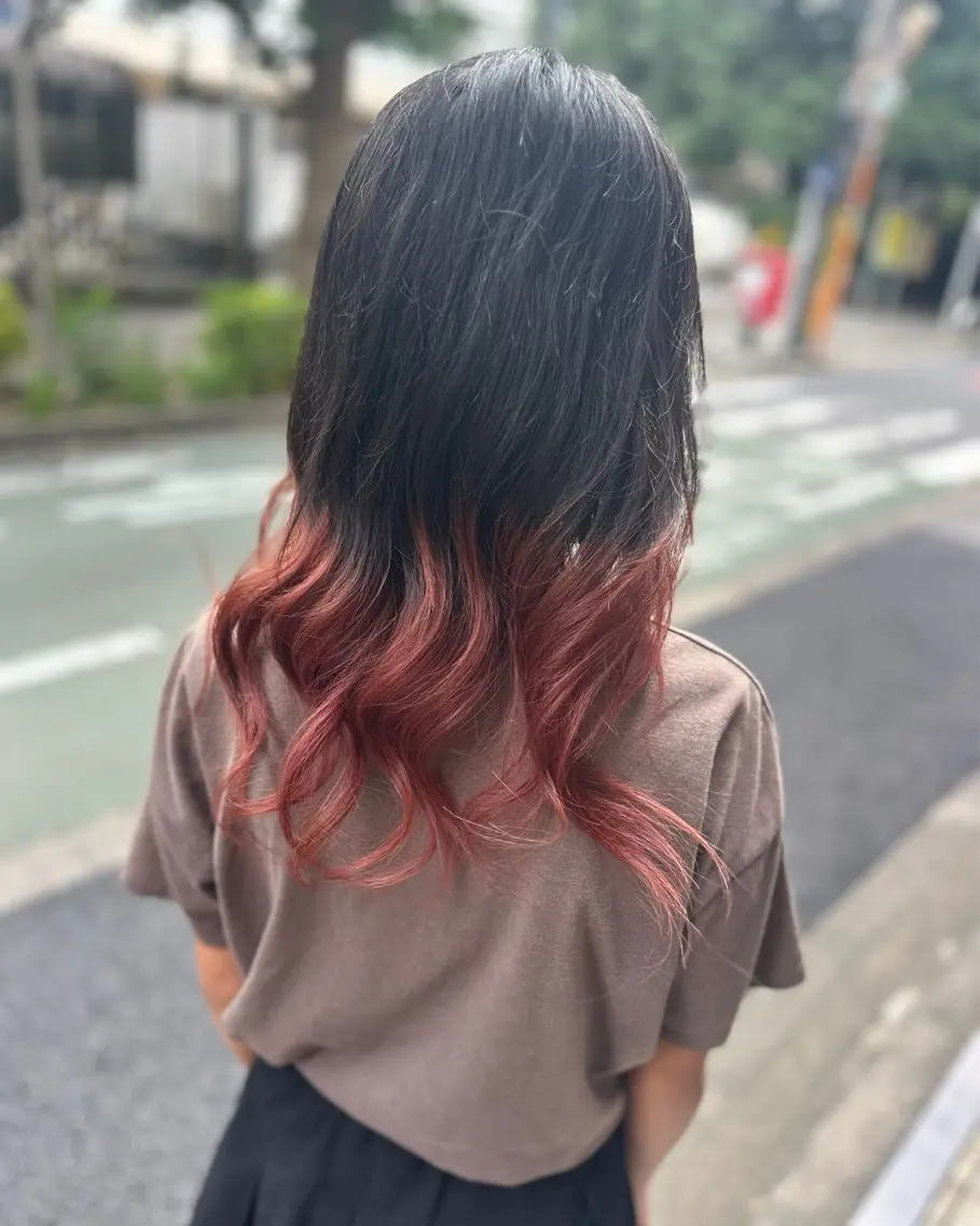 セミロング カラー キッズ ブリーチ ブラウンカラー レッドカラー 宇都 唯のヘアスタイル