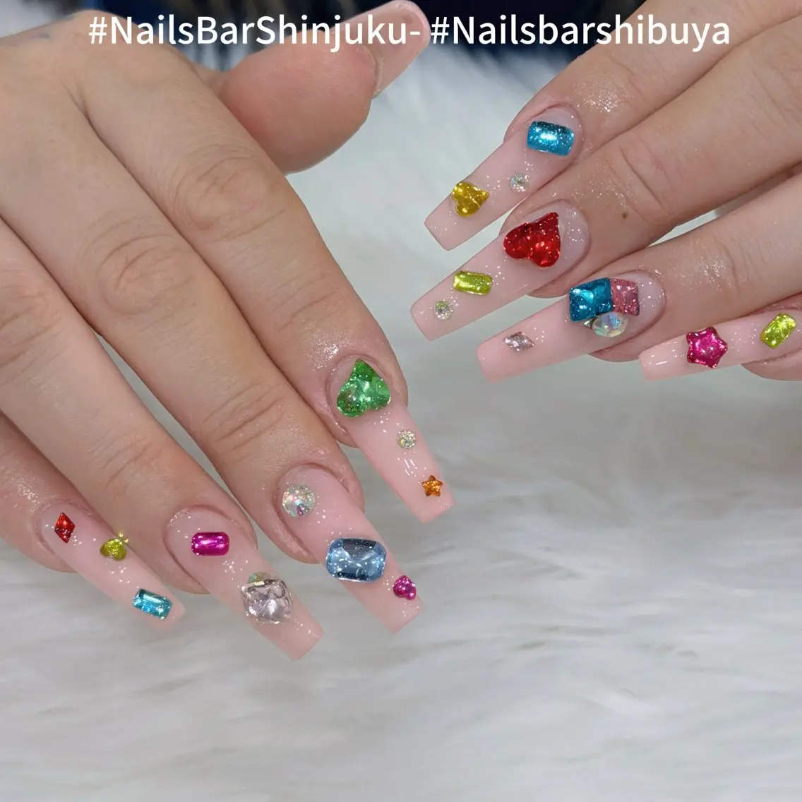 ネイル ボルドー ブラウン チークネイル ドット フットネイル NAILS BAR SHINJUKUのネイルデザイン