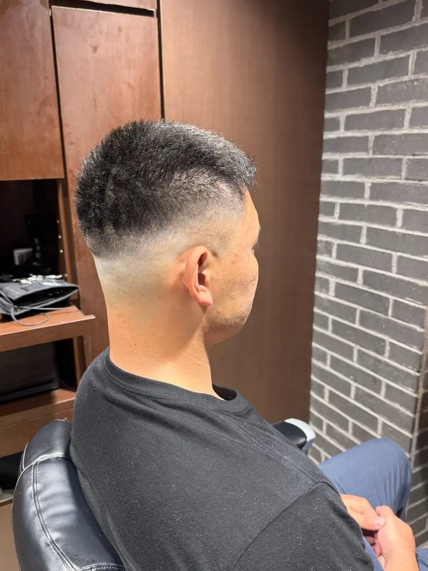 メンズ フェードカット スキンフェード 久保 ことねのヘアスタイル