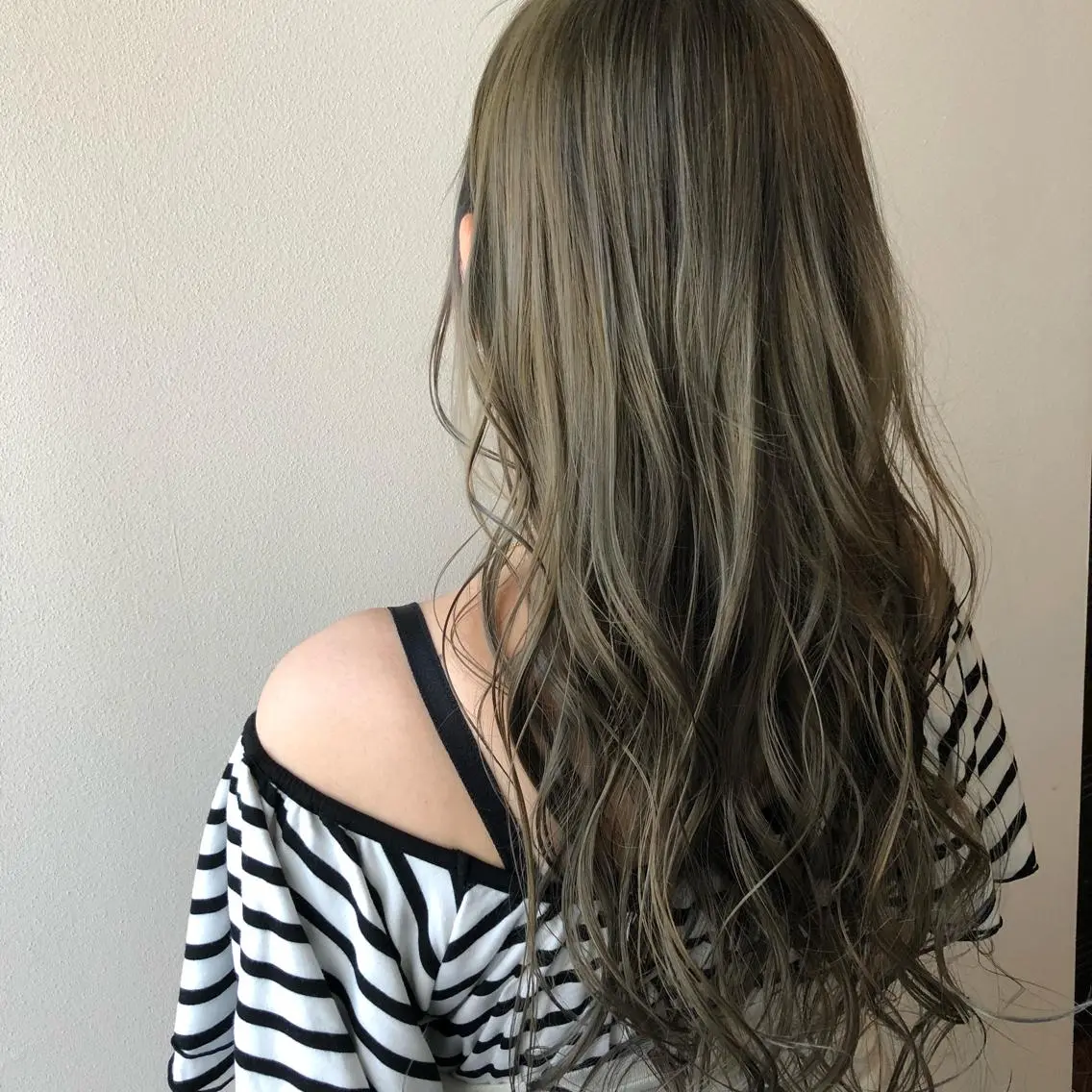 ロング カラー ヘアカラー トリートメント 江藤 星史のヘアスタイル