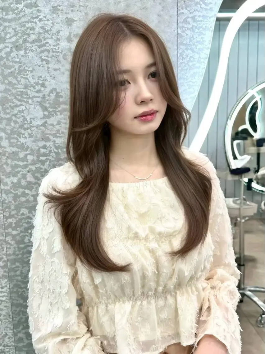 セミロング 浦和透明感トレンド ヘア🫧セナ🤍のヘアスタイル