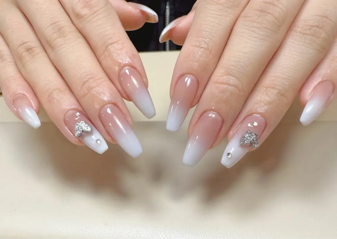 ネイル ストーンネイル ハンドネイル Flower nailのネイルデザイン