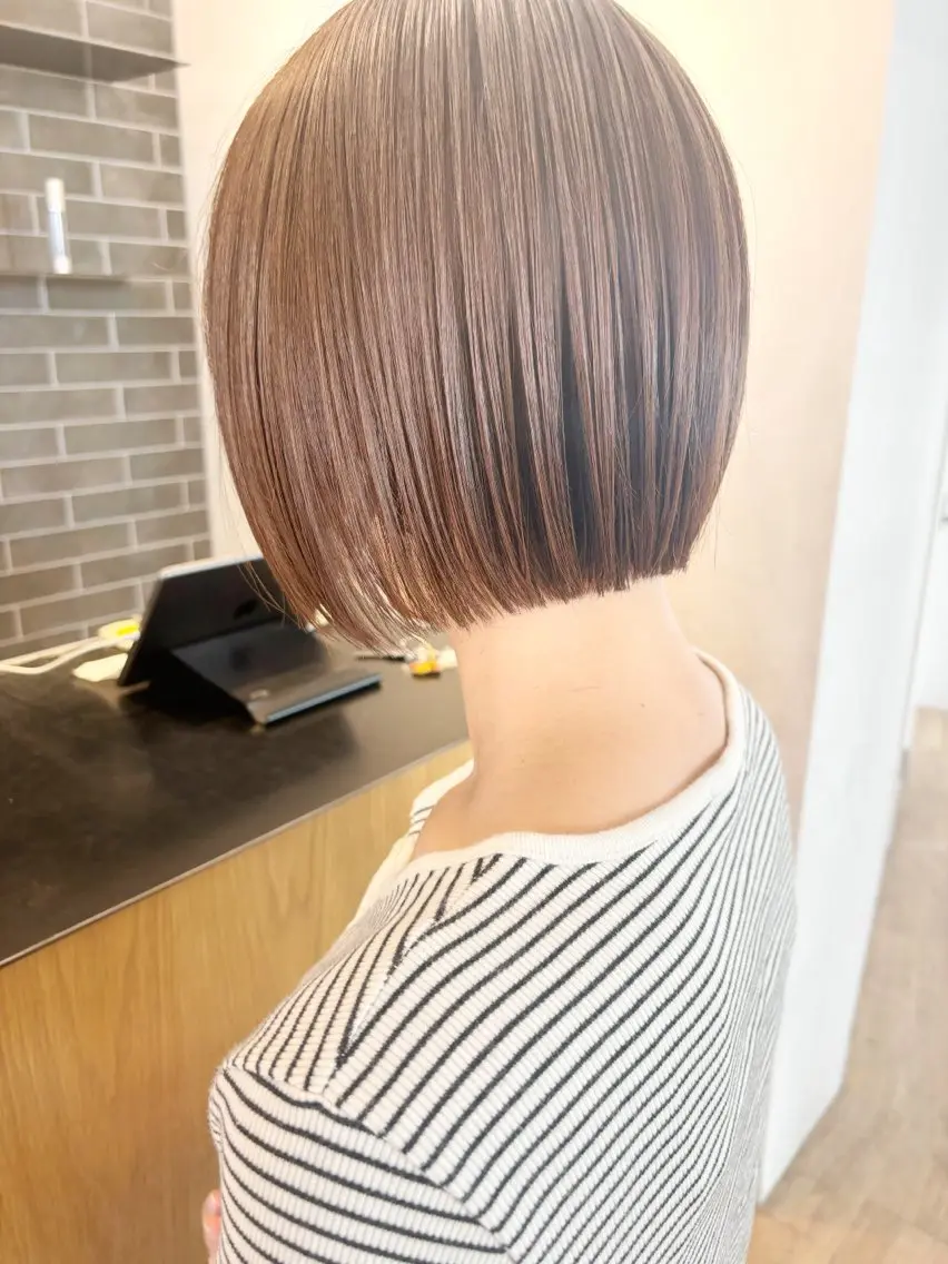 ミディアム ボブ 切りっぱなしボブ/ ショート/カエ🌛のヘアスタイル