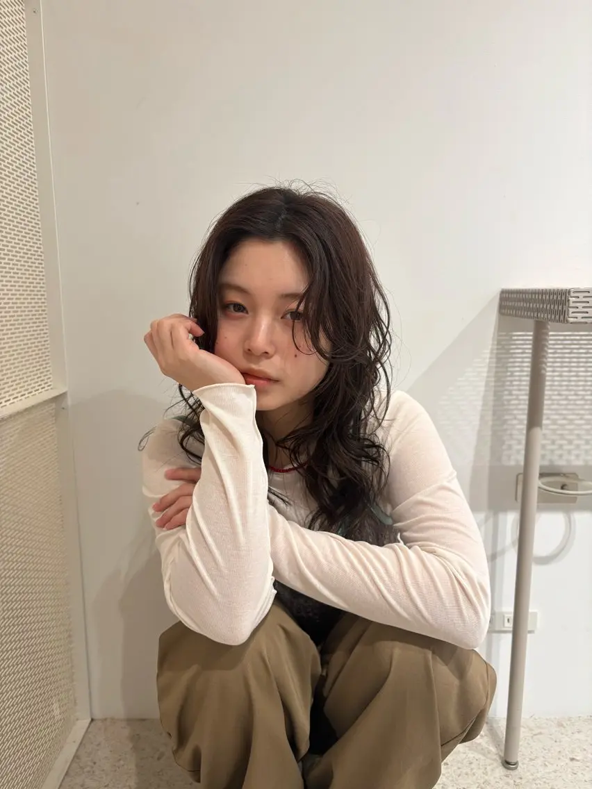 【ロングカットモデル募集🍏】10代後半〜20代女性の写真