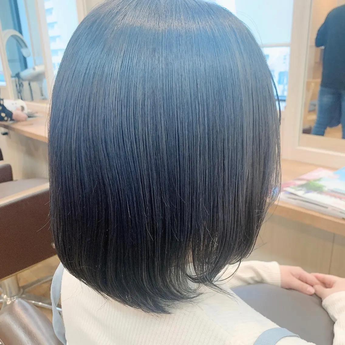 ショート カラー 透明感カラー ダークグレー ダークグレージュ グレージュ ヘアカラー トリートメント NUMBER_ ユイナのヘアスタイル