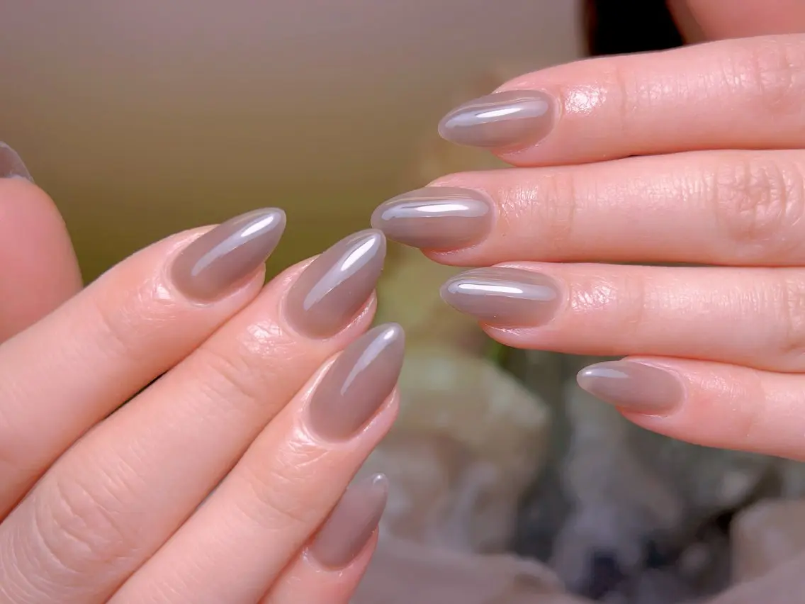 ネイル フレンチネイル ジェルネイル グラデーション 韓国ネイル マグネットネイル ハンドネイル 【長さ出し】 IRIS NAILのネイルデザイン