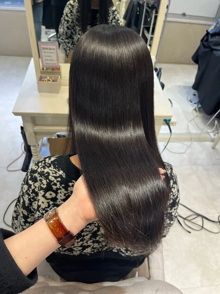 ロング カット ヘアカラー 縮毛矯正 トリートメント 酸性縮毛矯正 Coreすずのヘアスタイル
