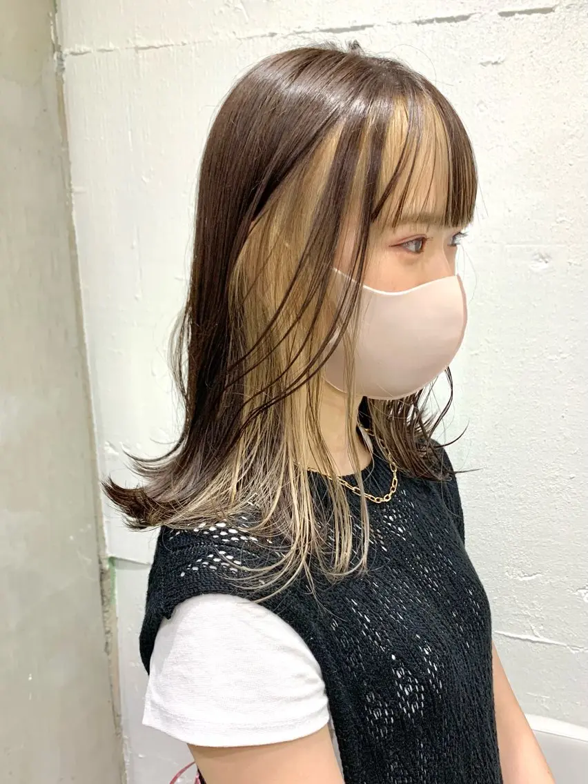 💗インナーカラー💗 ハイトーン/韓国ヘアー/ミルクティーベージュ/デザインカラー/レイヤーカット/グレージュの写真
