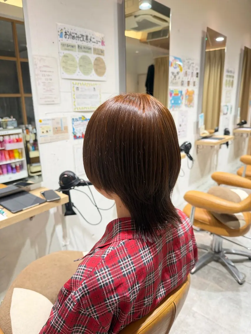 ショート ウルフカット カット ヘアカラー 小西 舞依のヘアスタイル