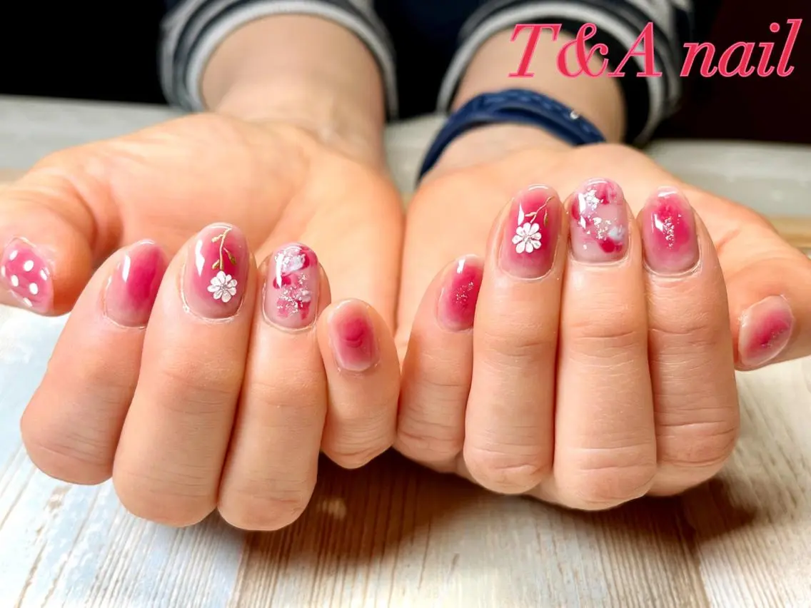 ミディアム ネイル チークネイル 長さ出し フラワーネイル ジェルネイル ニュアンスネイル T&A nailのネイルデザイン