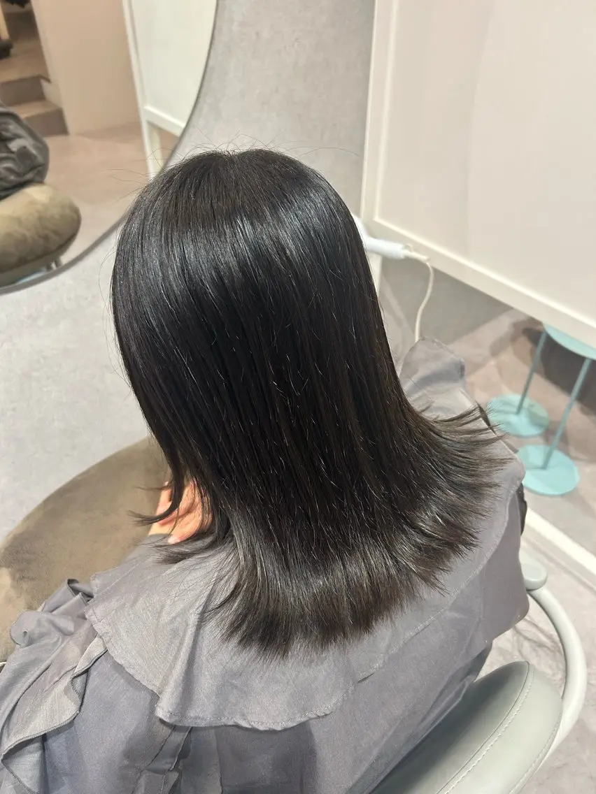 セミロング 外ハネヘア カット ヘアカラー ✂ショートボブ専門 津川里緒✨️のヘアスタイル