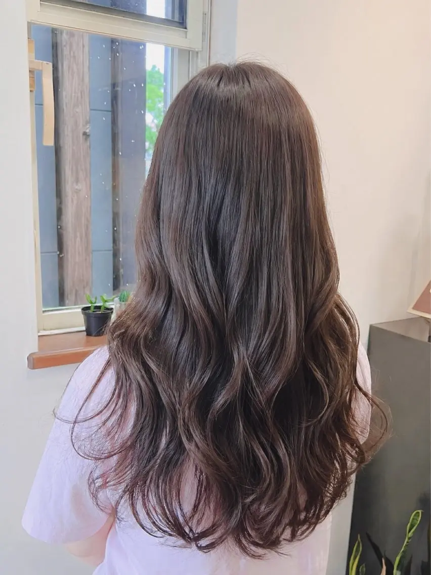 ロング カラー ブリーチ 透明感カラー グレージュ オレンジ 白阪 真子のヘアスタイル