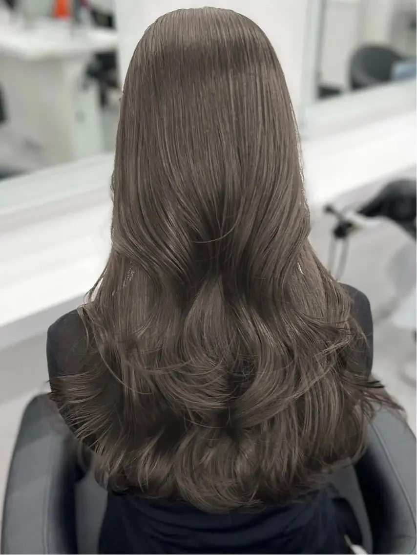 ロング カラー ヘアカラー トリートメント 赤み消し韓国ヘア レイヤー縮毛🤍渡邉のヘアスタイル