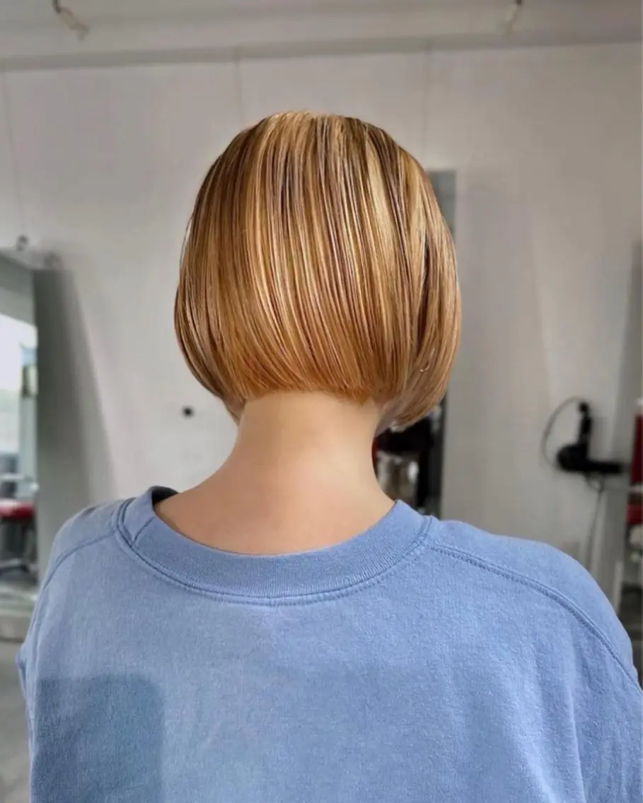 ショート カラー 毛流れセンターパート Sakiのヘアスタイル
