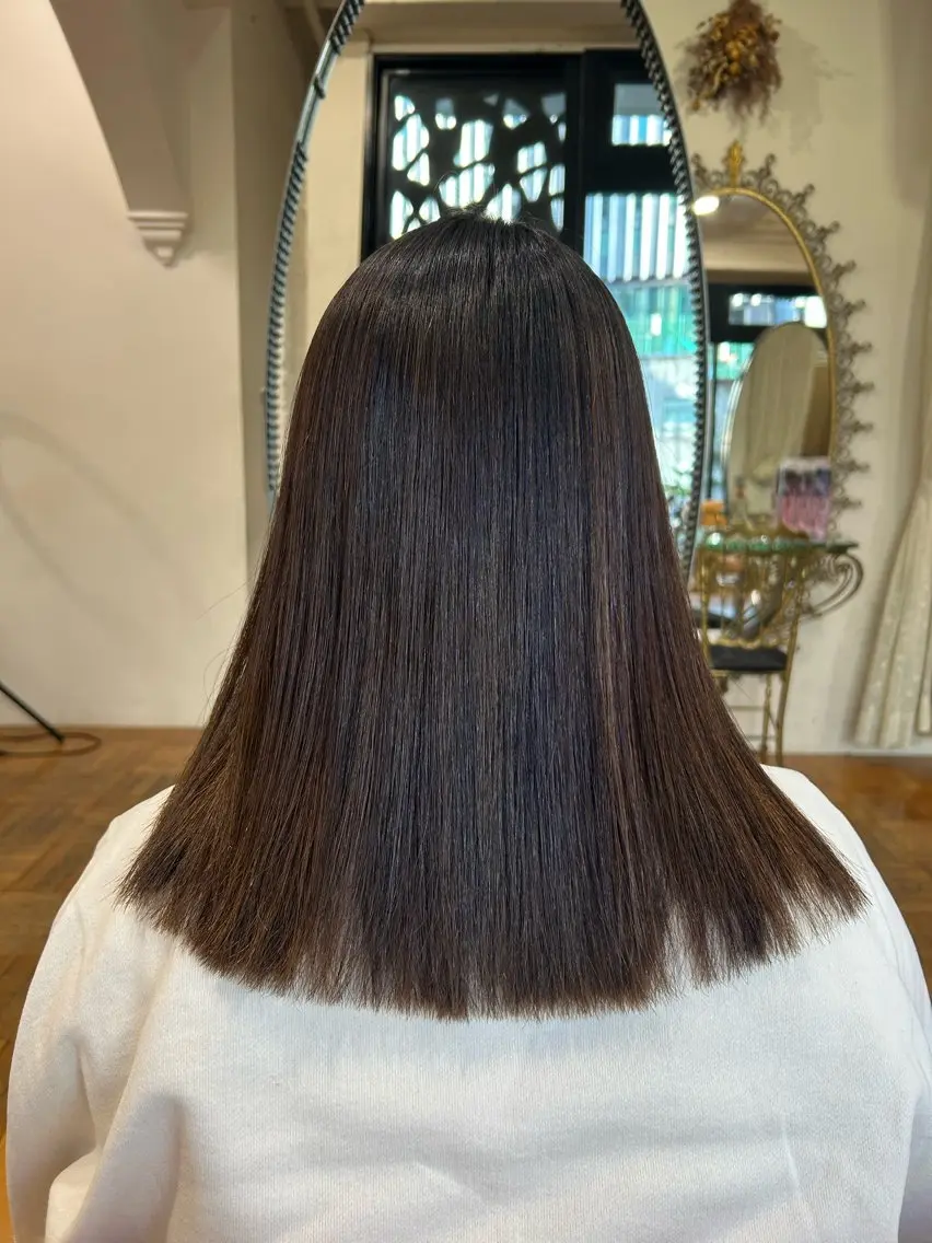 セミロング 縮毛矯正 ツヤ髪💫髪質改善 透明感カラー仁平創太のヘアスタイル