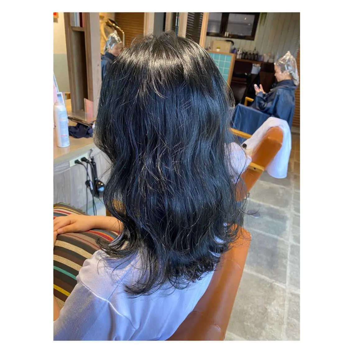カラー 黒髪 ブルーカラー ブルーブラック カット トリートメント 🩵盛れる顔周りヘア EMI🩵のヘアスタイル