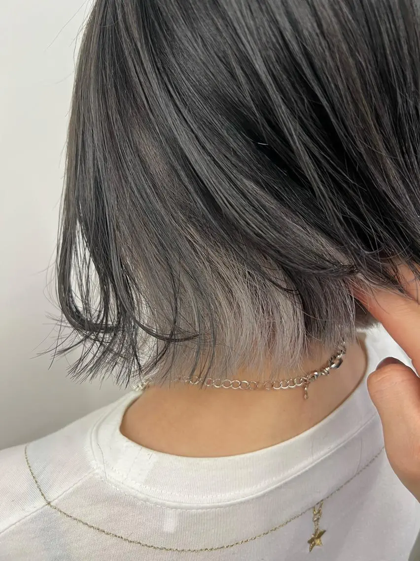 ケアブリーチ使用 インナーカラー 10000円の写真