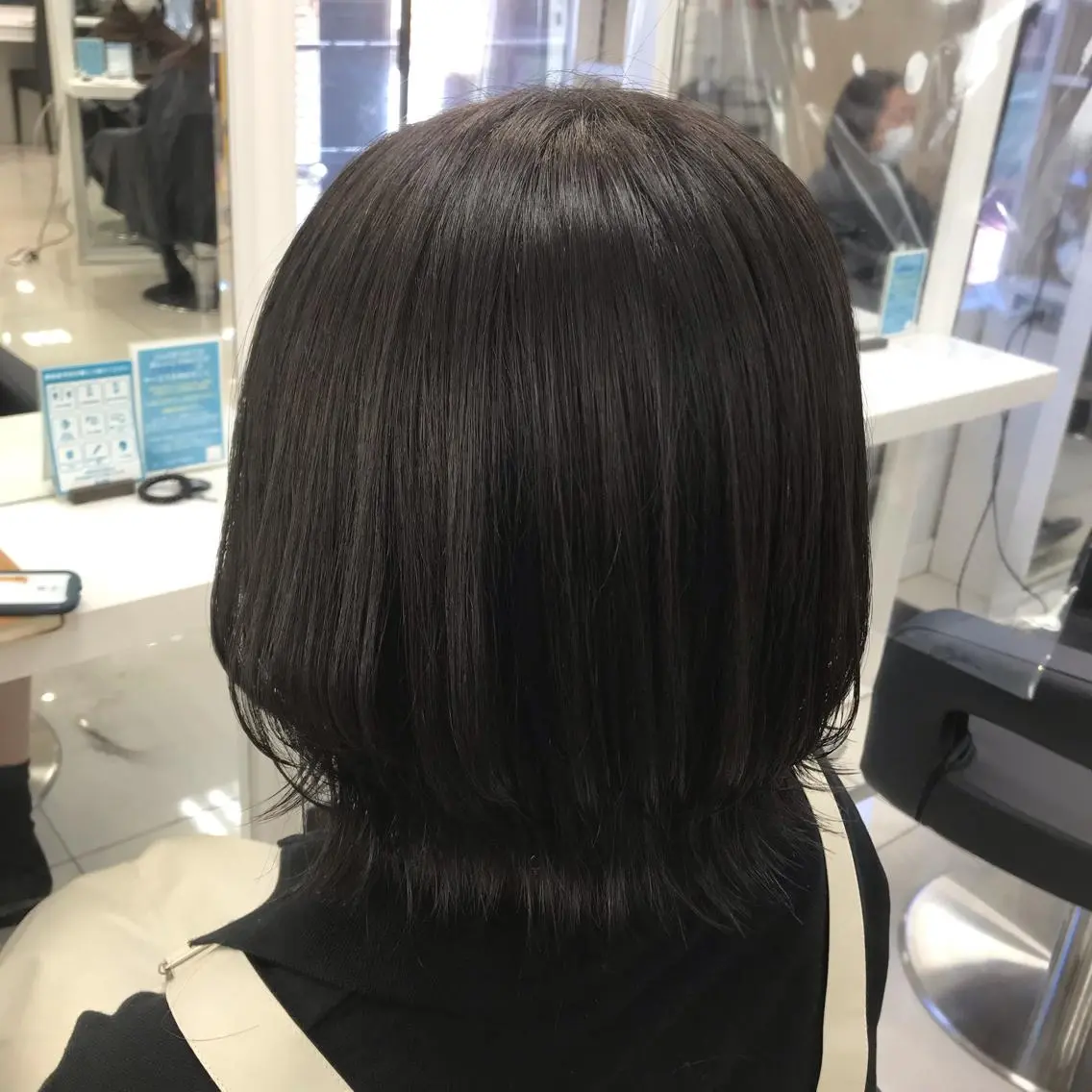 ミディアム カラー 透明感カラー グレージュ ボブ くびれヘア 外ハネヘア カット ヘアカラー 【暖色カラー特化】 中山由梨のヘアスタイル
