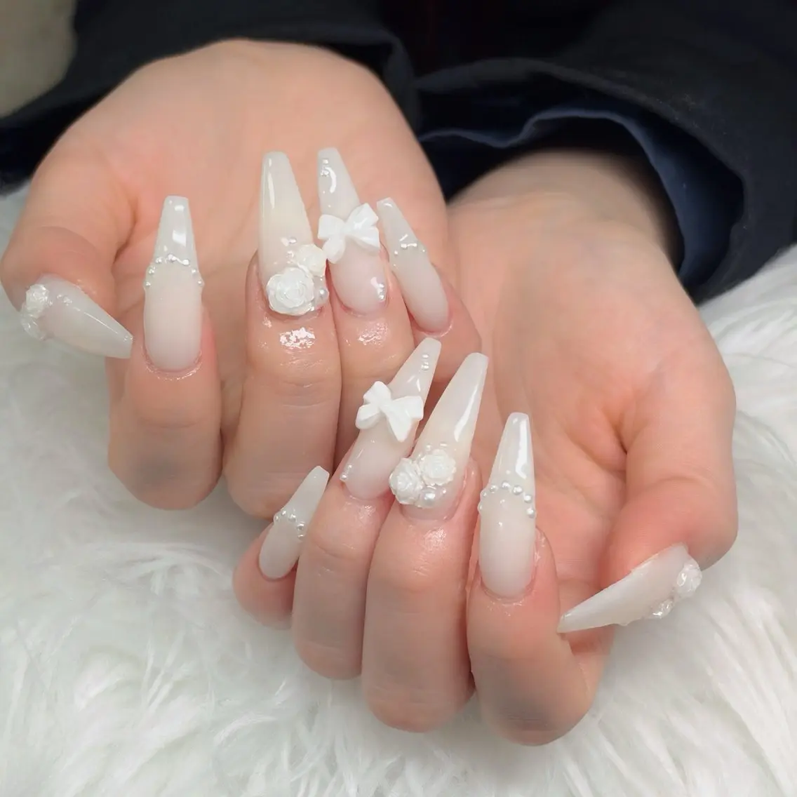 ネイル フットネイル フレンチネイル グラデーション 韓国ネイル ロングネイル ハンドネイル Hot Nail Salonのネイルデザイン