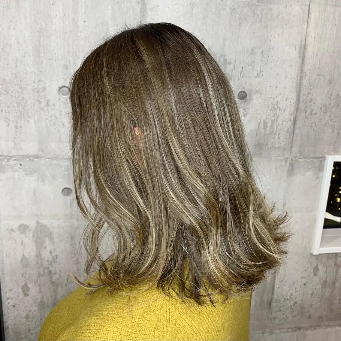 ミディアム カット ヘアカラー yoshihara yuukiのヘアスタイル
