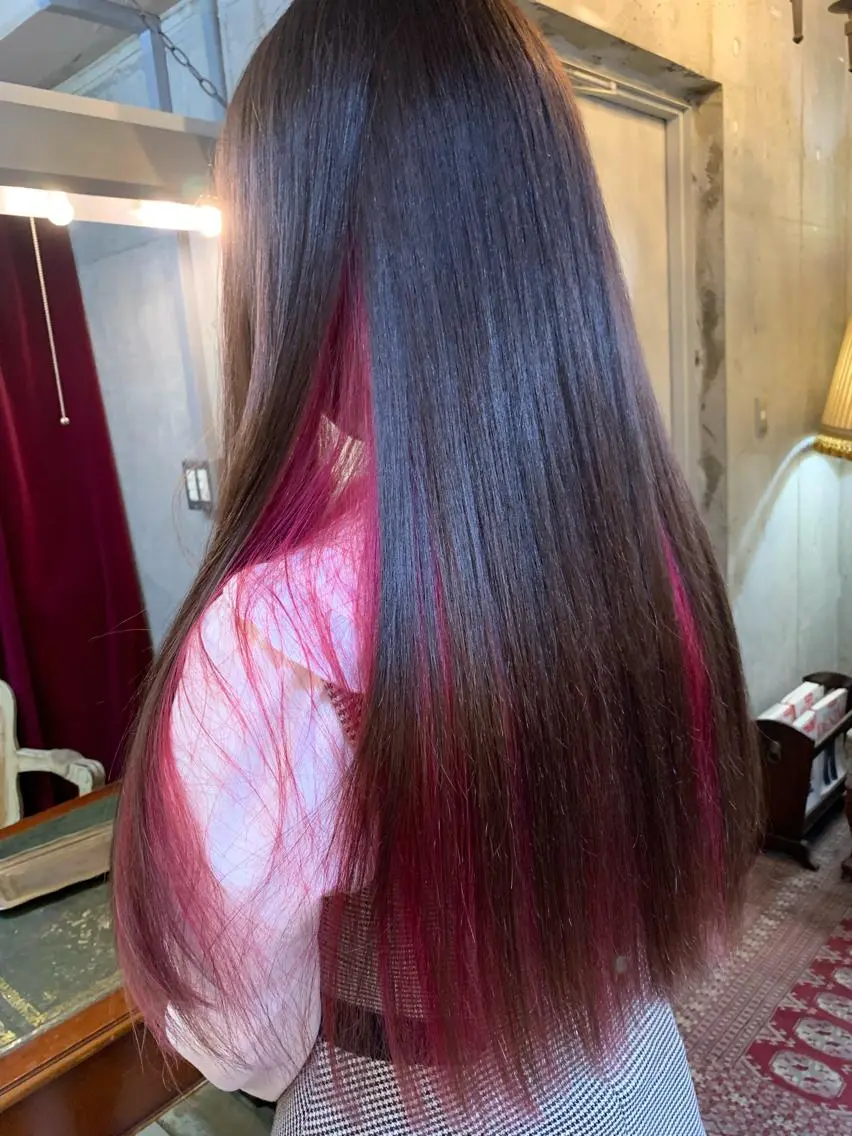 ポイントブリーチ+カラー Point breach +color+treatmentの写真