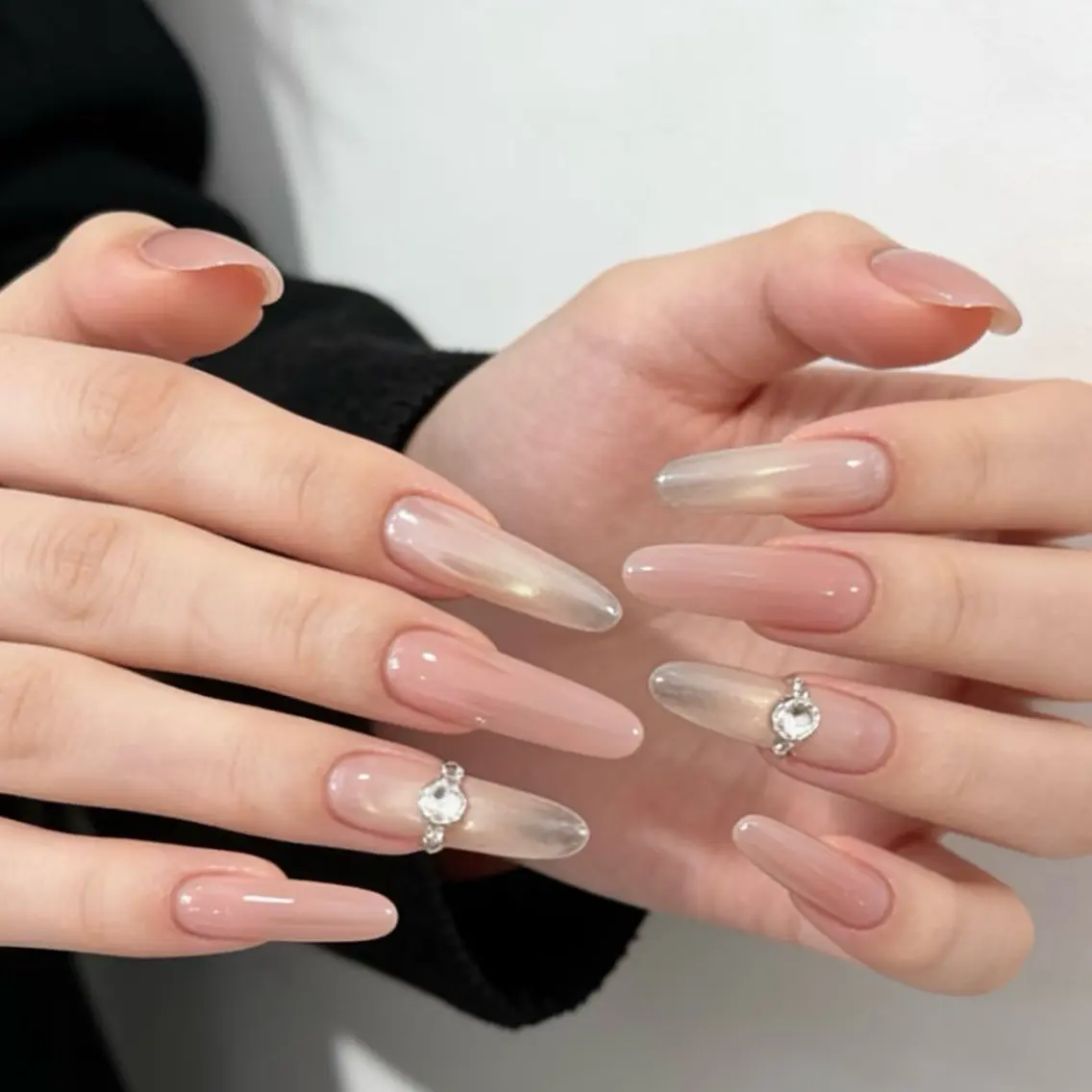 ネイル オーロラネイル 長さ出し フレンチネイル ジェルネイル ガラスフレンチ Rela・S NAILのネイルデザイン