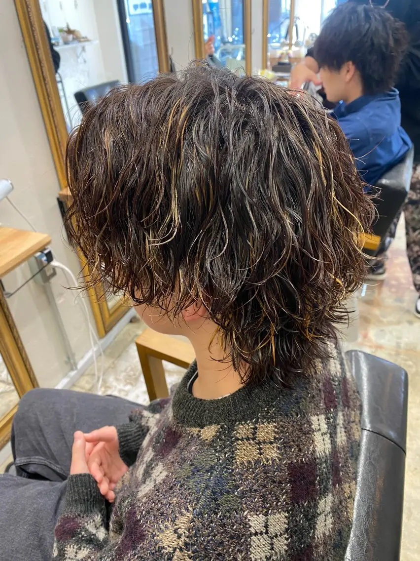 パーマ メンズ フェザーパーマ メンズパーマ メンズツイストパーマ 波巻きパーマ スパイラルパーマ カット パーマ トリートメント ヘアセット 🌴パーマオタク🌴 長谷川　諒佑🌈のヘアスタイル