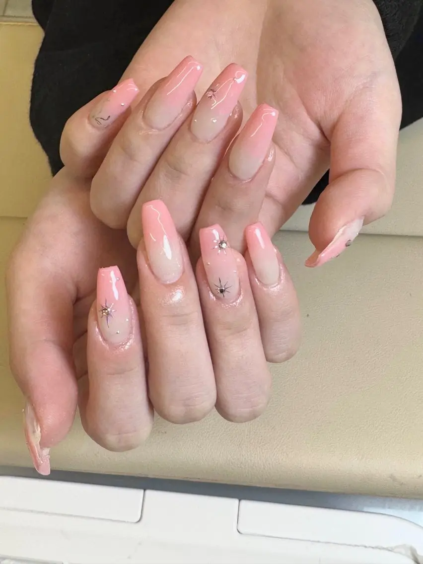 ネイル チークネイル 長さ出し フットネイル 韓国ネイル マグネットネイル Luxe Nailのネイルデザイン