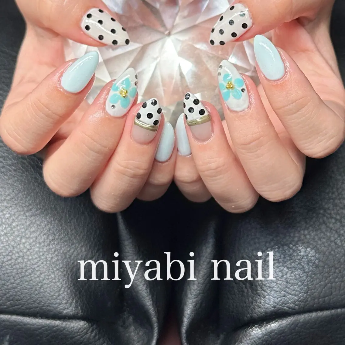 ネイル アートネイル ブルー ドット フラワーネイル ジェルネイル ハンドネイル miyabi nail 桂川駅近くのネイルデザイン
