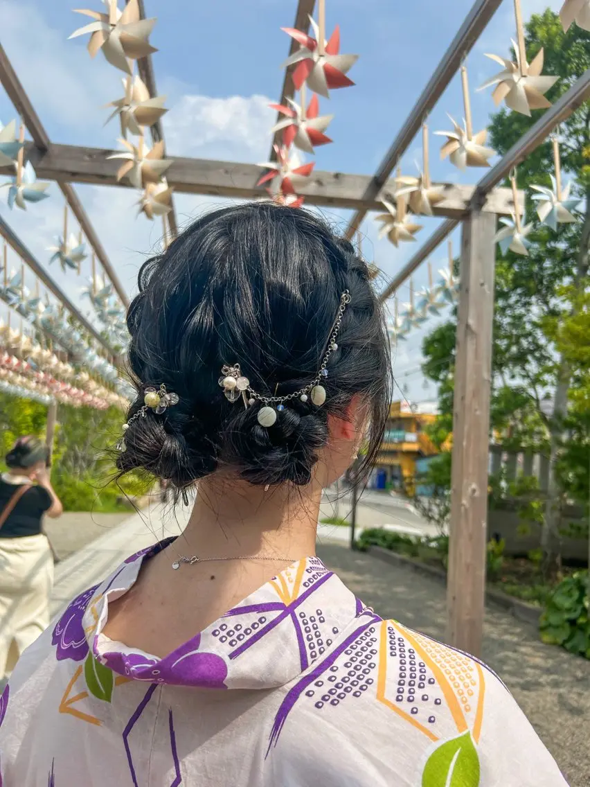 セミロング カラー ヘアアレンジ お団子ヘア ヘアセット yuka .のヘアスタイル