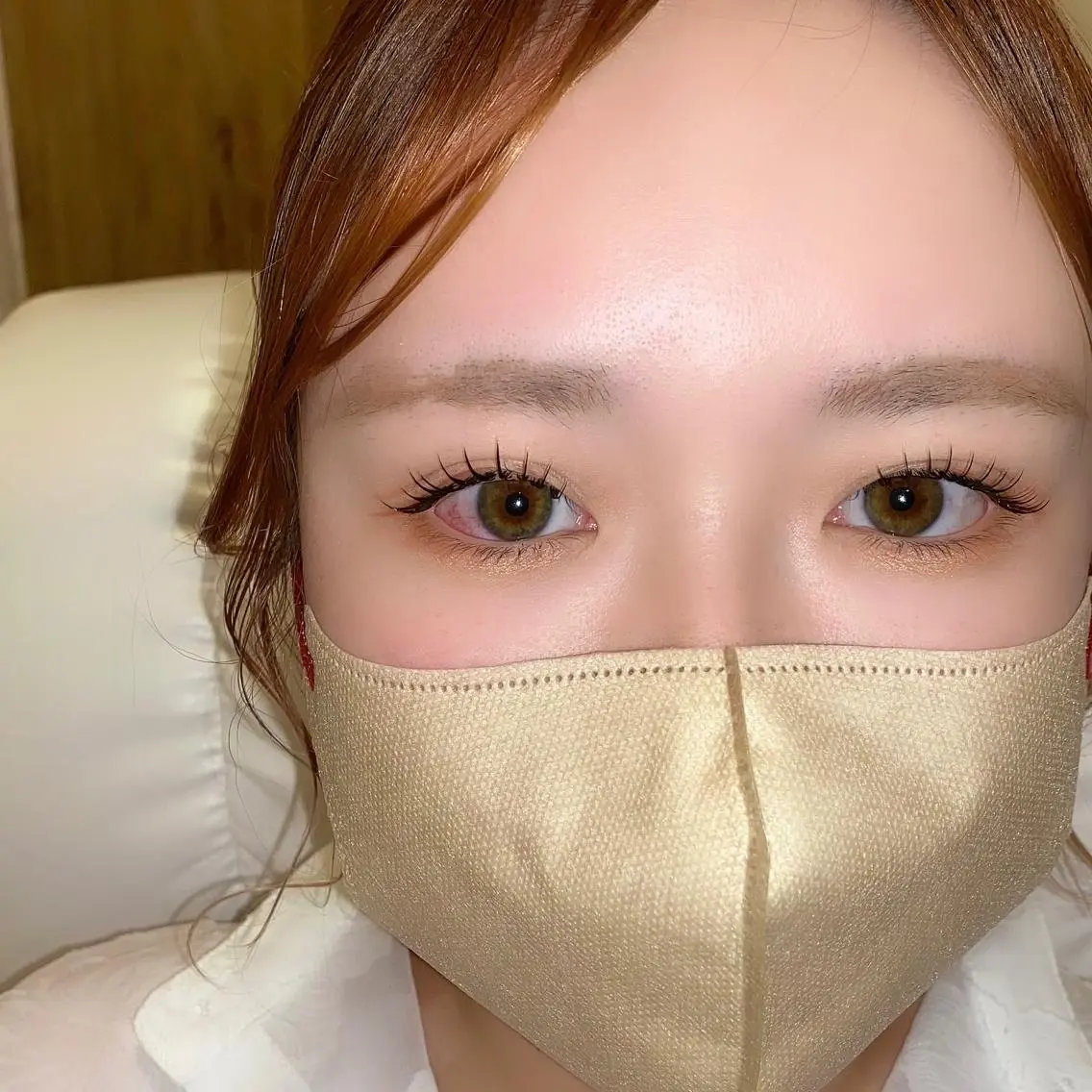 マツエク・マツパ 束感まつ毛 フラットラッシュ 韓国風マツエク パリジェンヌラッシュリフト ボリュームラッシュ 肌に馴染むハイトーン /ミルクティーカラーのヘアスタイル