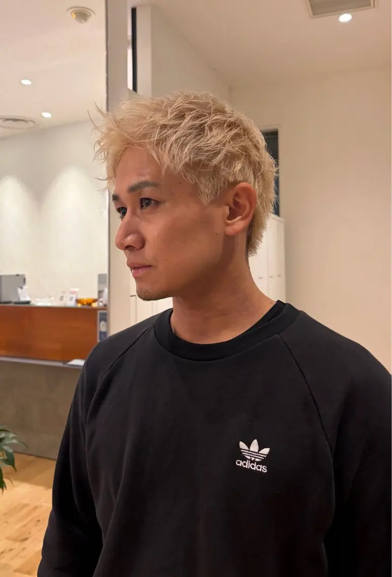 ショート カラー メンズ ベージュカラー ダブルカラー 鈴木 静のヘアスタイル