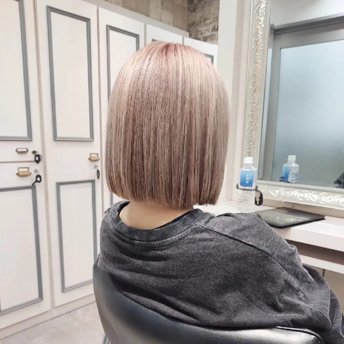 ミディアム カラー ベージュカラー ミルクティーベージュ ヘアカラー トリートメント ブリーチ・ハイトーン 特化🎉内山のヘアスタイル