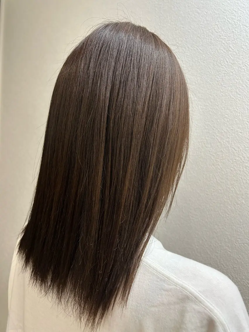 セミロング カラー ヘアカラー 福本 菜緒のヘアスタイル