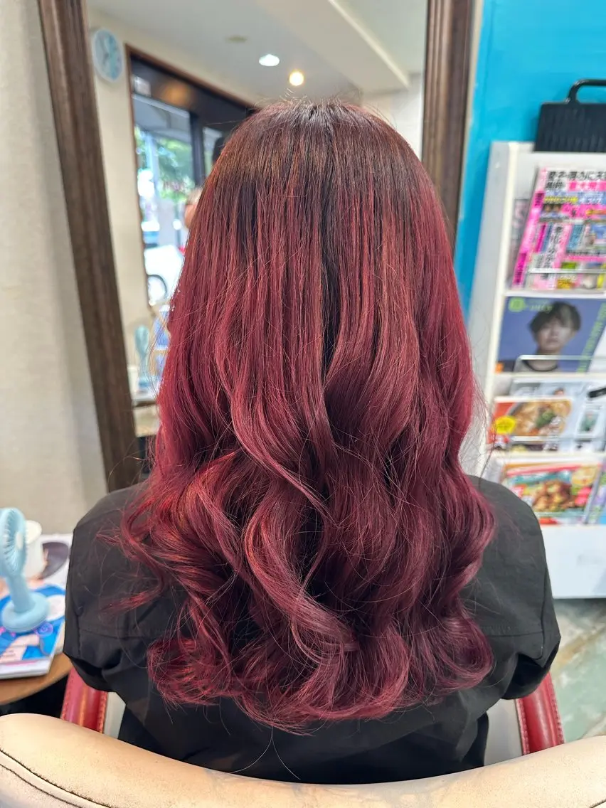 ロング ヘアカラー 三原 友美のヘアスタイル