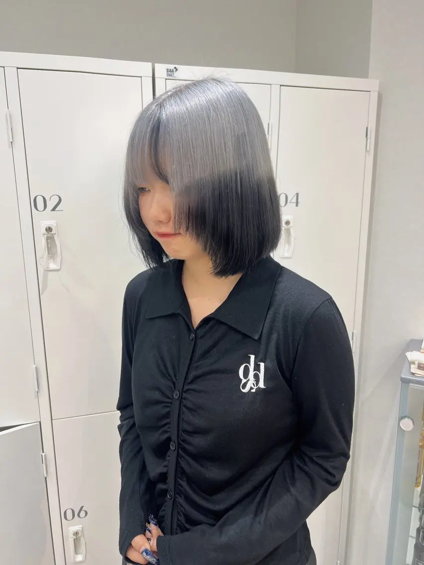 ミディアム カラー ベージュカラー ブリーチ ケアブリーチ デザインカラー ダブルカラー ヘアカラー アオリ/韓国風 ハイトーン/レイヤーのヘアスタイル